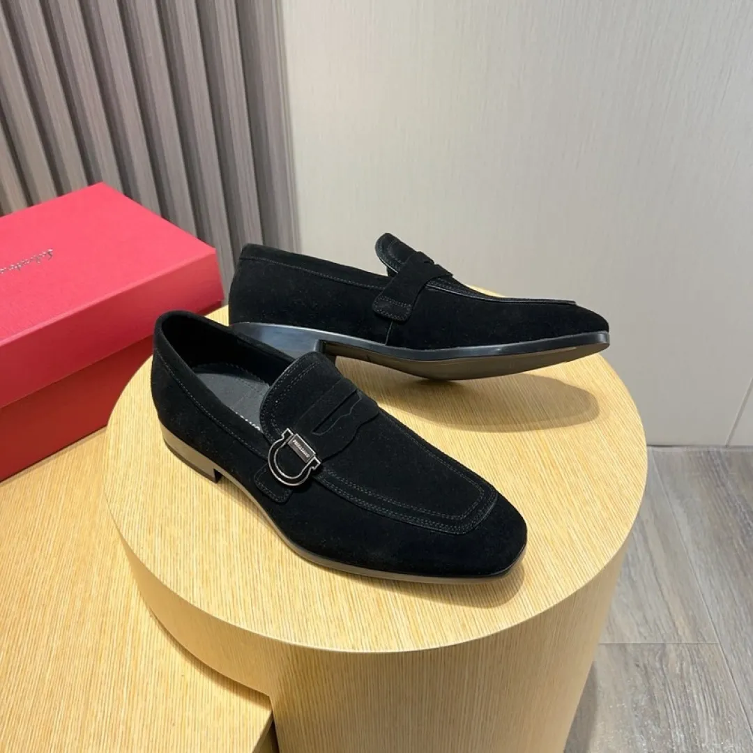Men's Men's Shoes💰P640💰🔥《Ferragamo》👏Latest • High-end top brand luxury ~ purchasing agency, top quality ~. New fashionable business men's shoes🔜The uppers are made of original open-edge beaded cowhide➕cowhide·lining, with fine workmanship. The original stylish and soft combination wear-resistant and non-slip outsole is light and comfortable on the feet. The real thing looks better in real photos. Size: 38--44